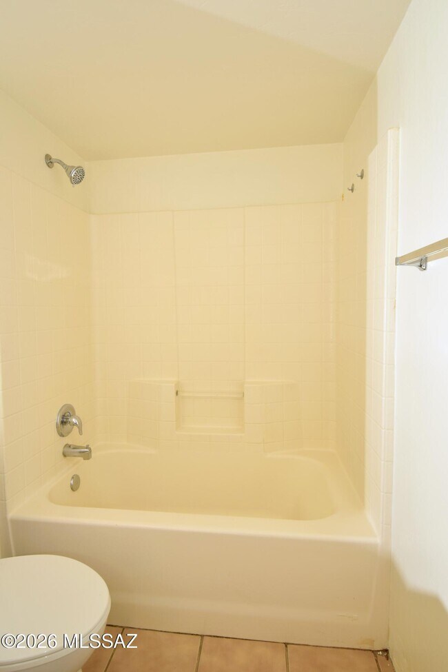 Building Photo - 2926 N Cardell Cir