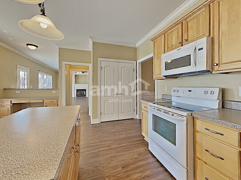 Building Photo - 2710 Marilyn Ct