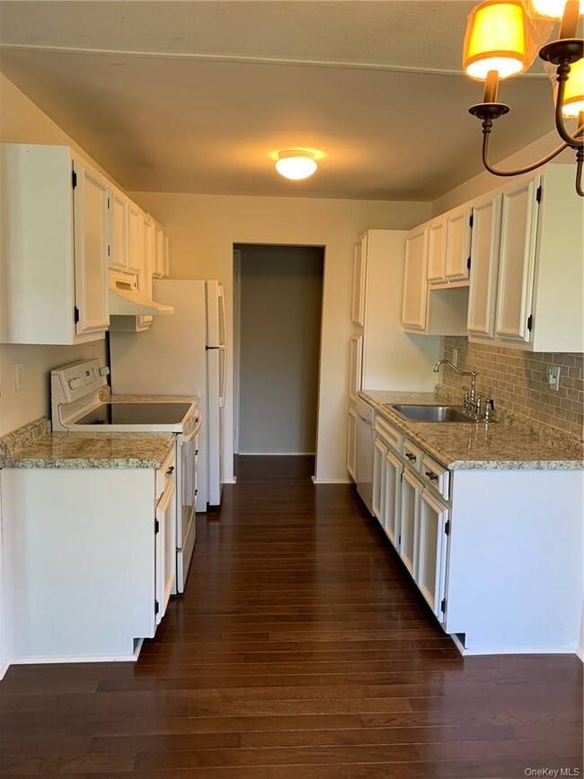 Building Photo - 565 Sierra Vista Ln