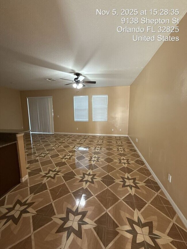 Building Photo - Beautiful Spacious 3 bed 2.5 bath Home in ...