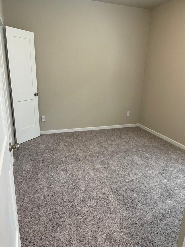 Building Photo - 7912 Spring Run Dr