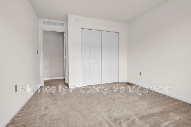 Building Photo - 2024 Morgan Hill Dr