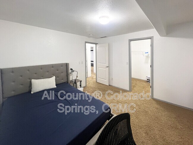 Building Photo - 6168 Rocking Chair Ln