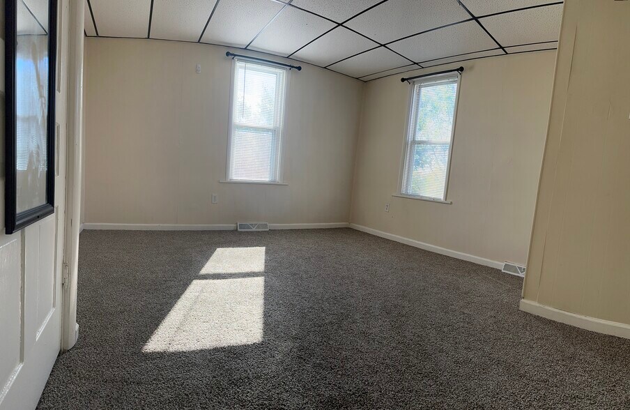 Building Photo - 134 Sherman St