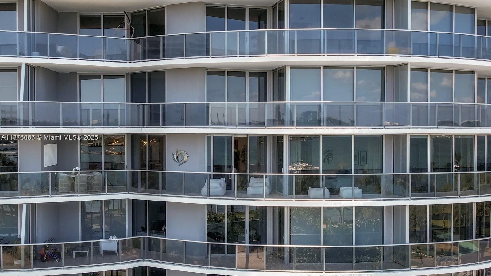 Building Photo - 488 NE 18th St