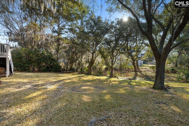 Building Photo - 669 Palisades Dr