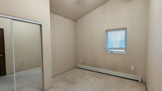 Building Photo - 3580 Wildwood Dr