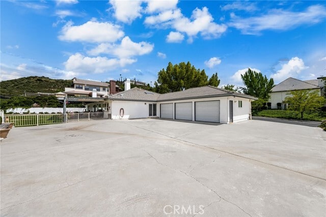 Building Photo - 36608 Oak Ridge Dr