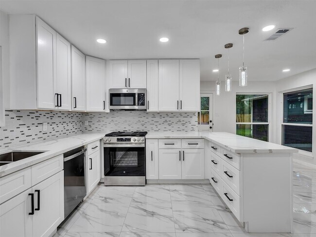Building Photo - 4023 Laverock Rd