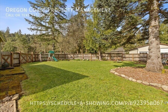 Building Photo - 2347 N Chinook Ln