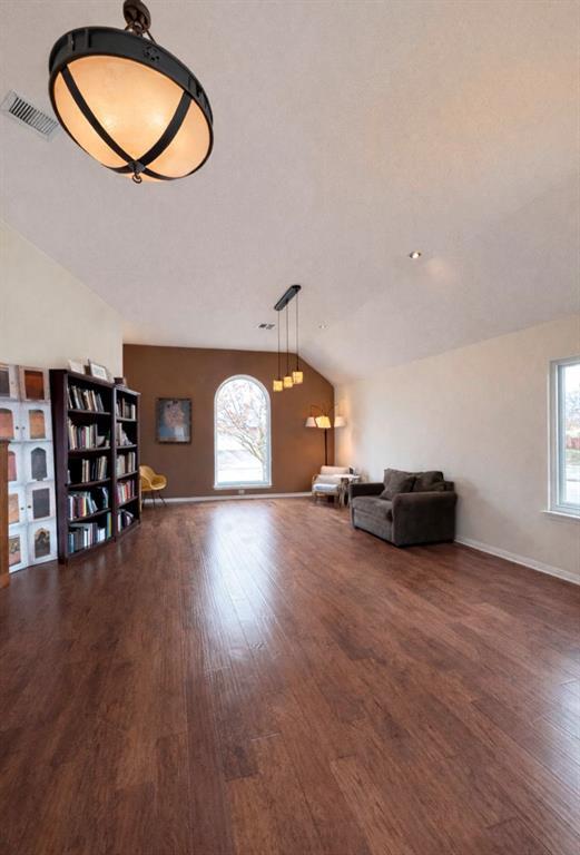 Building Photo - 1052 Hot Spring Valley