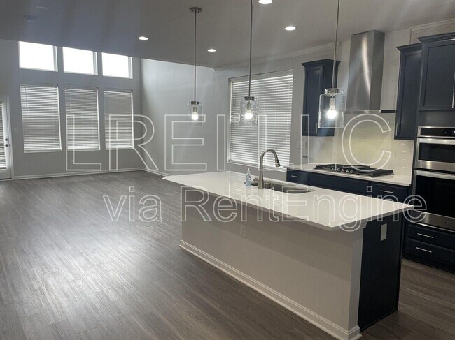 Building Photo - 9211 Tamarack Grove Ln