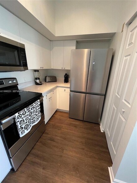 Building Photo - 11720 St Andrews Place St