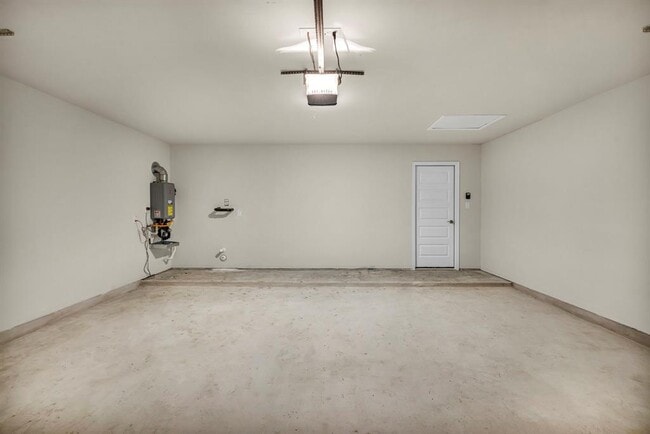 Building Photo - 102 Greenspire Ln