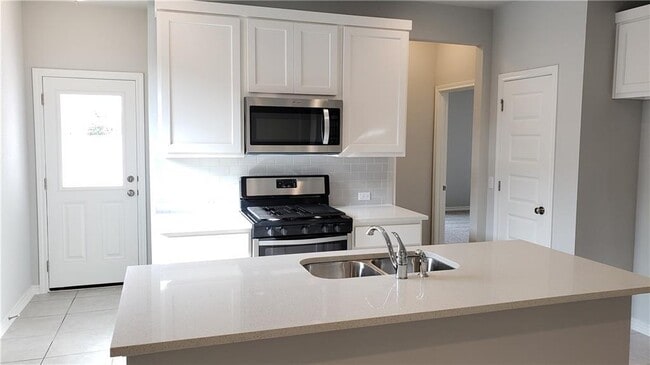 Building Photo - 1311 Hazleton Cove