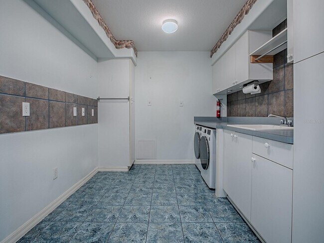 Building Photo - 17037 SE 76th Creekside Cir