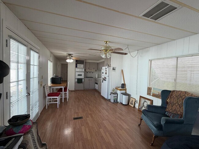 Building Photo - 345 S 58th St