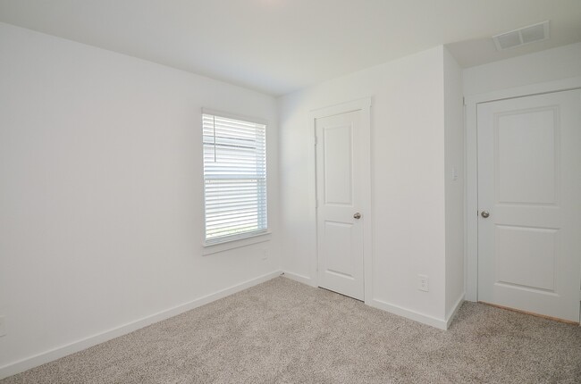 Building Photo - 7831 Sanremo Dr