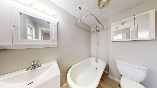 Building Photo - 3816 W 36th St