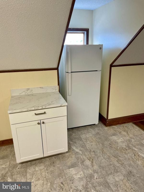 Building Photo - 519 Winchester Ave