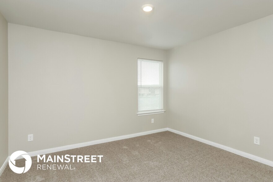 Building Photo - 629 Greenway Trl