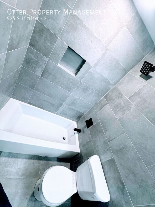 Building Photo - 926 S 15th St