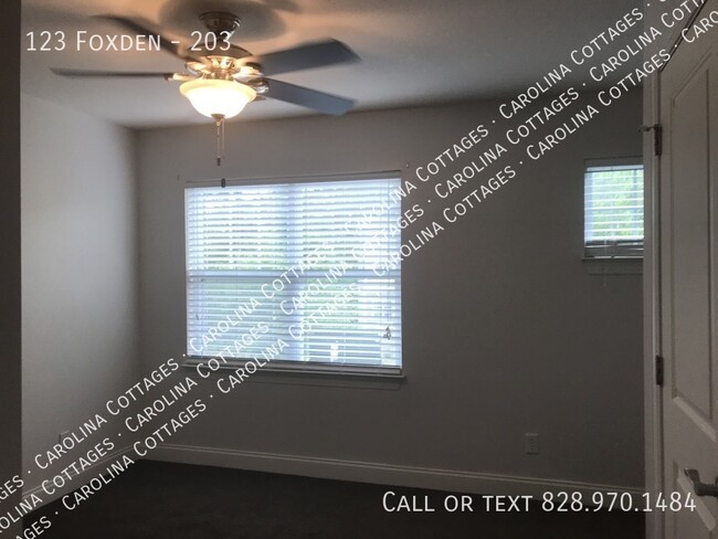 Building Photo - 123 Foxden-203