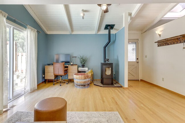 Building Photo - 2820 Greenway Dr