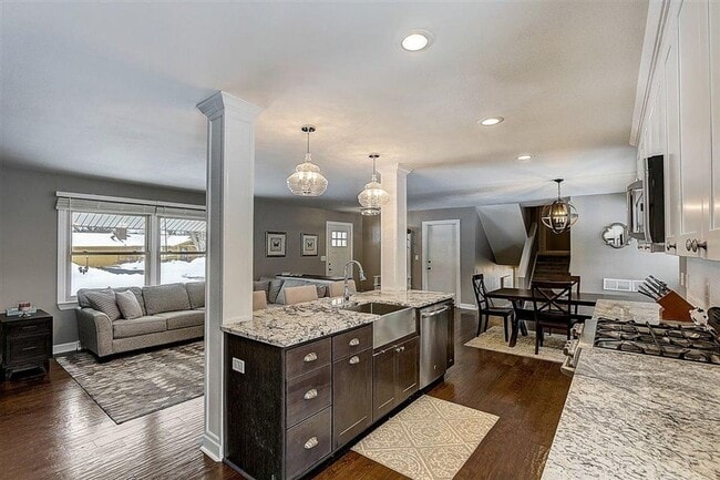 Building Photo - Updated Brookfield 4 bedroom home