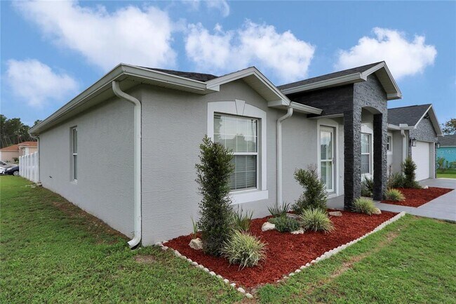 Building Photo - 10648 SW 38th Ave