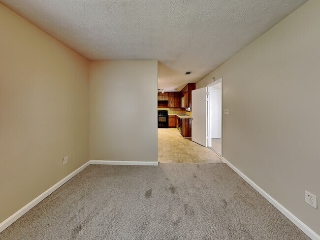 Building Photo - Move-in Ready, 3 Bedroom Home!