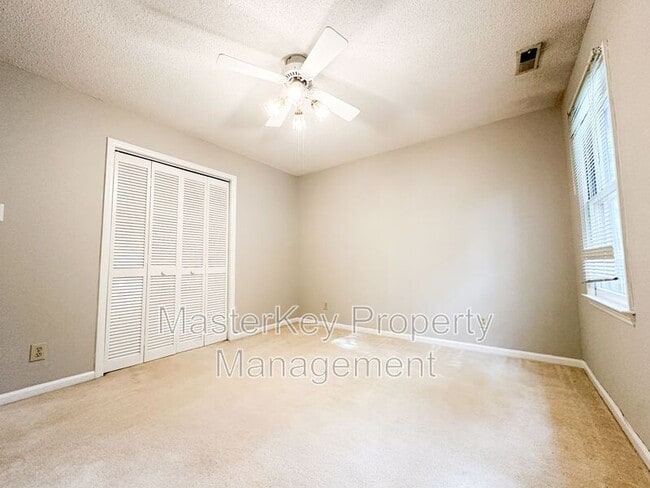 Building Photo - 3632 Manford Dr