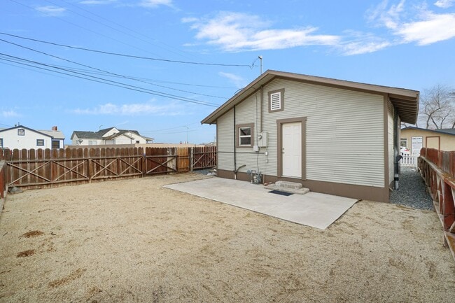 Building Photo - Cute one bedroom house in Fallon $1200 a month