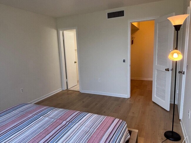 Building Photo - 4248 Deste Ct