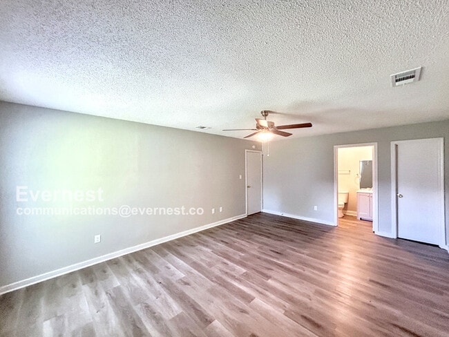 Building Photo - 3727 Kerwin Dr