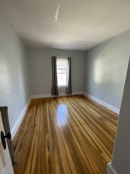 Building Photo - 56 Blucher St