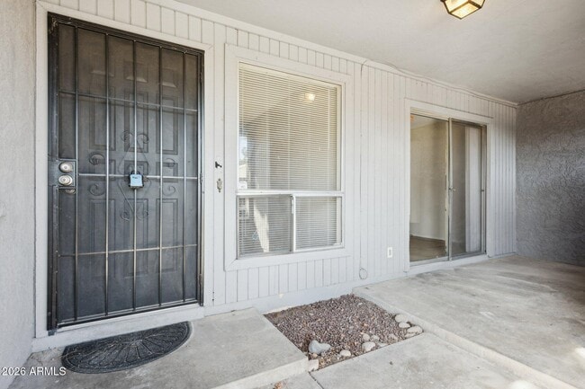 Building Photo - 9001 W Elm St