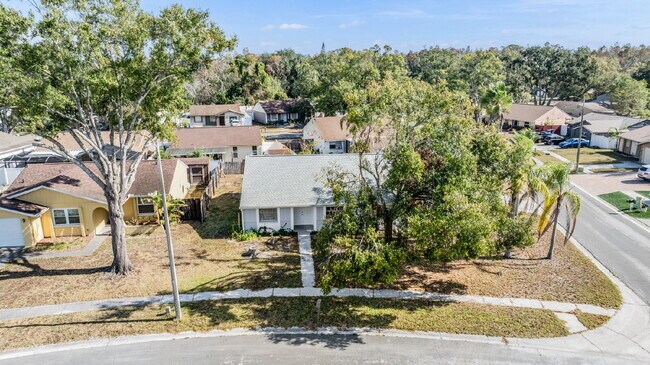 Building Photo - 16001 Saddlestring Dr