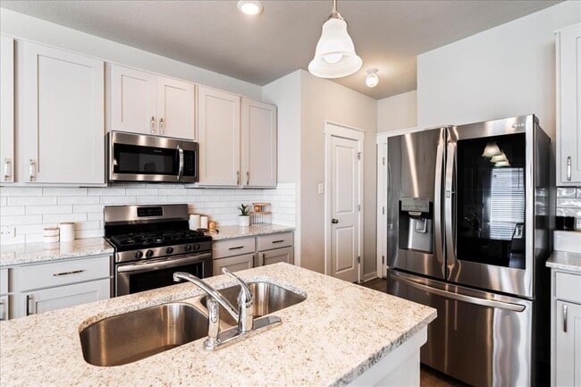 Building Photo - 17103 Crane Fly Dr