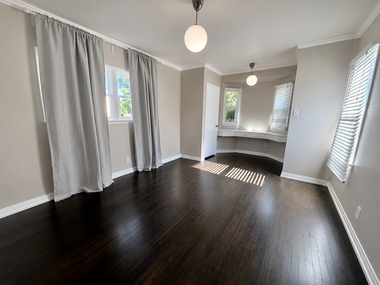 Building Photo - 12454 Kling St