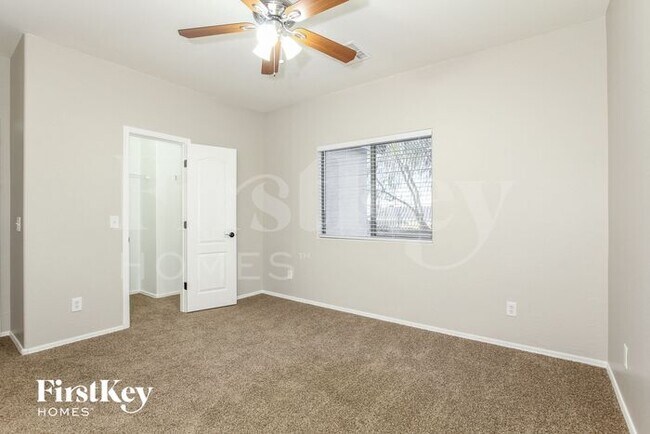 Building Photo - 16954 W Saguaro Ln