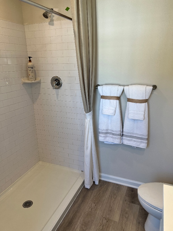 Building Photo - 215 Macoun Way