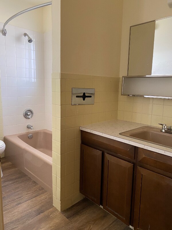 Building Photo - 611 Stover St