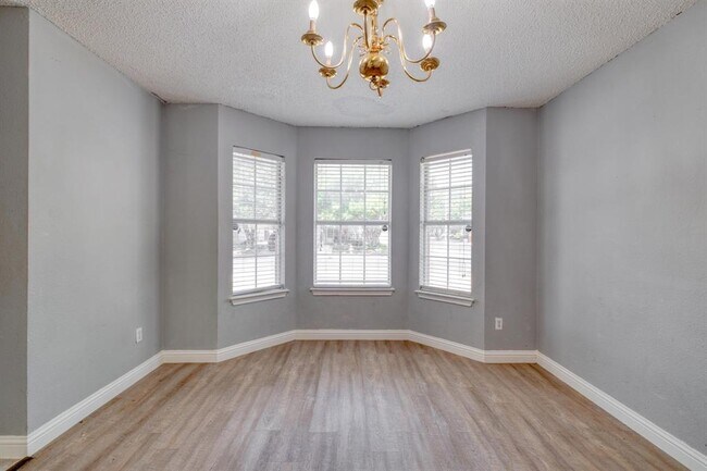 Building Photo - 16205 Glorious Ln
