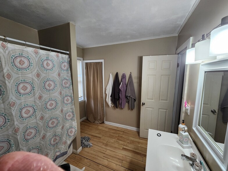Bonus Closet in corner - 107 5th Ave