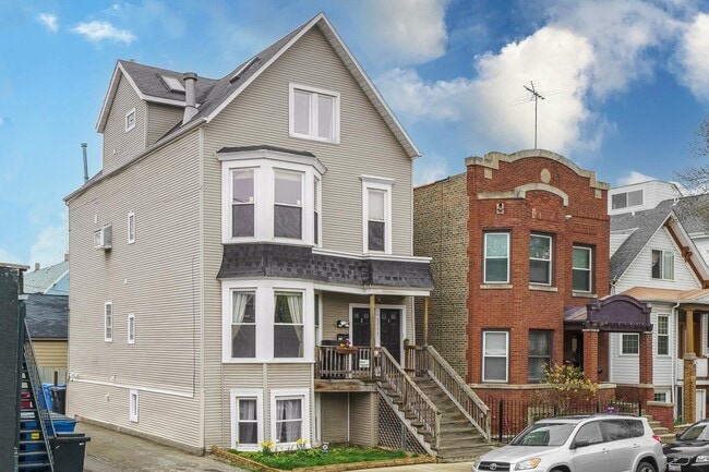 Primary Photo - 3414 N Damen Ave