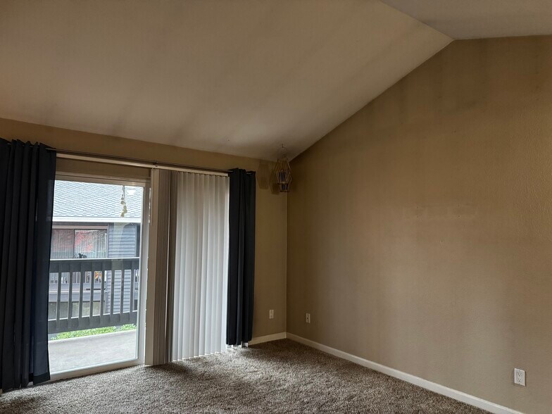 Building Photo - 9530 SW 146th Ter