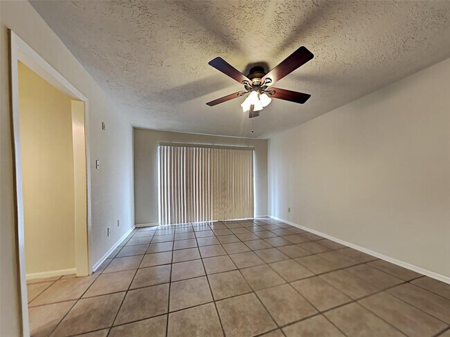 Building Photo - 603 Blue Ridge Dr