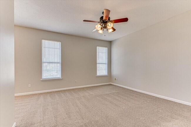 Building Photo - 1140 Parkside Trail