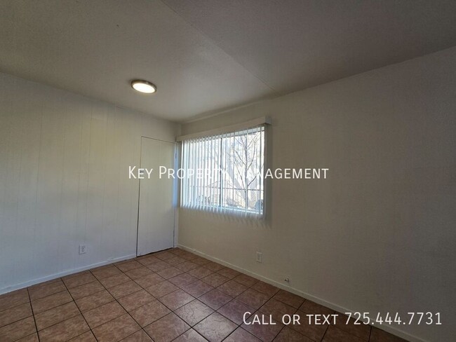 Building Photo - 2 BEDROOM 1 BATH CONDO IN LAS VEGAS NEAR S...